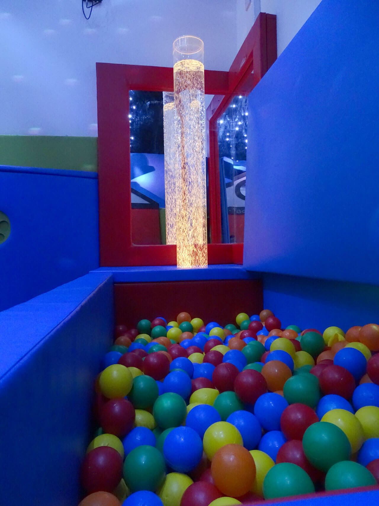 Photo of multi sensory room in Gaelscoil Mhichíl Uí Choileáin